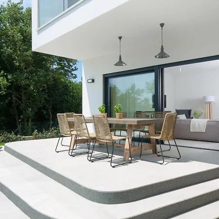 Vila Vabriga Sleeps 6 With Pool And Air Con