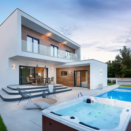 Vabriga Sleeps 6 With Pool And Air Con * Tar-Vabriga