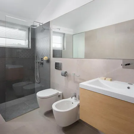 Vabriga Sleeps 6 With Pool And Air Con Villa *